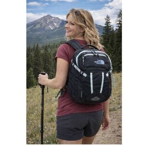 The North Face Women’s Black/Light Blue Recon Backpack